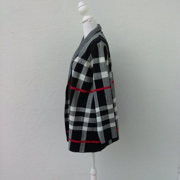 Leo & Nicole Sweater Cardigan Women's 1X Red Black Plaid Open Acrylic Preppy - Picture 5 of 8